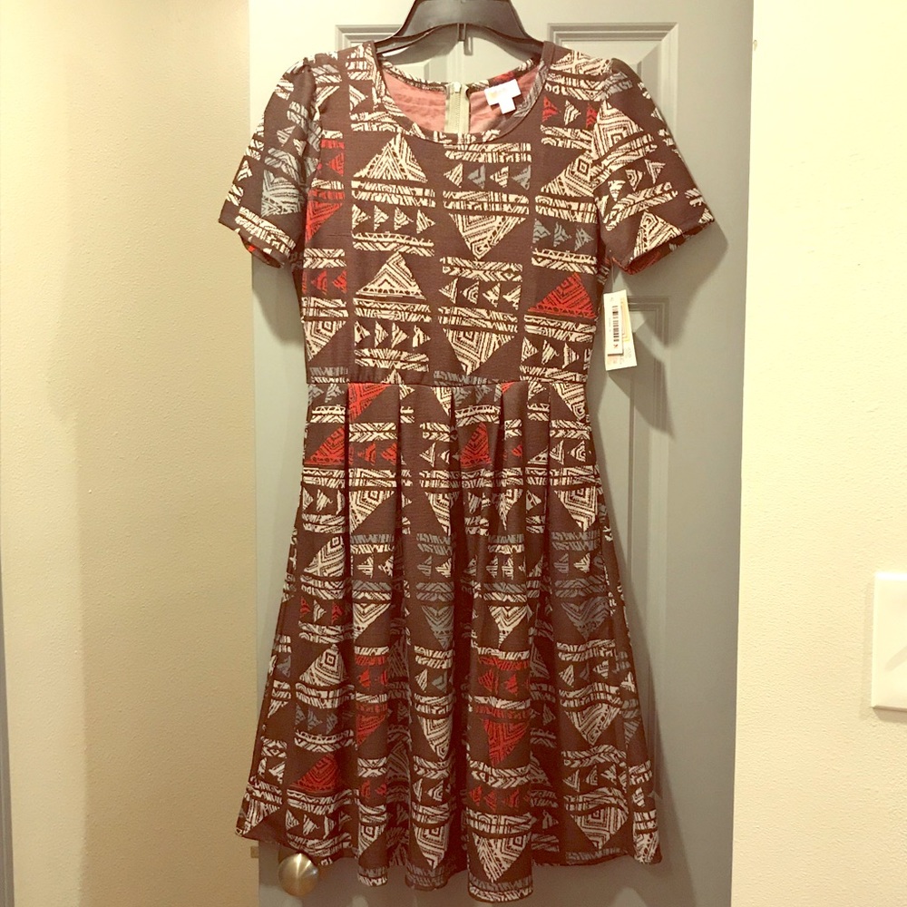 Lularoe Jacquard Amelia size M. NWT.